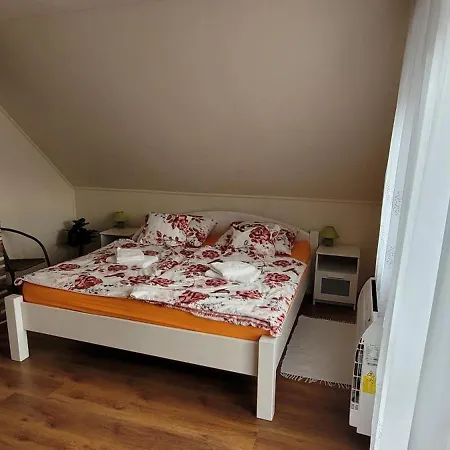Hotel Mercedesz Nyaralohaz Alsóörs