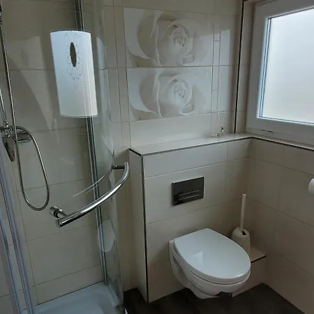Mercedesz Nyaralohaz Hotel Alsóörs